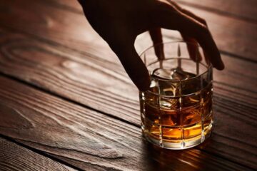 Dlaczego alkoholik kłamie: odrzucenie pomocy